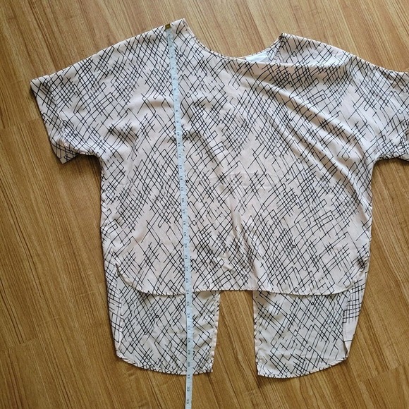 Line Pattern Shirt Womens Size Medium Pink Dusty Rose Background With Black Line - Picture 7 of 10